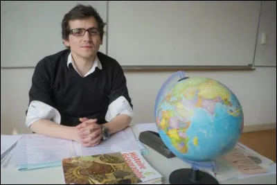 &Agrave; quelle secteur d'activit&eacute; appartient l'industrie h&ocirc;teli&egrave;re ?