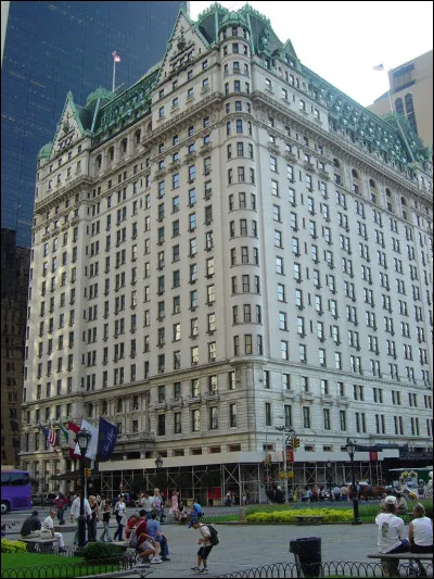 &Agrave; qui appartient le Plaza Hotel &agrave; New York ?