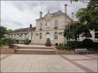 Nous terminons notre balade dans les Hauts-de-France, à Villers-Saint-Paul. Ville de l'agglomération de Creil, elle se situe dans le département ...