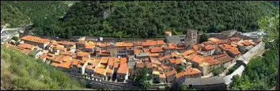 Je vous emmène à présent en Occitanie, à Villefranche-de-Conflent. Commune fortifiée par Vauban, au confluent du Têt et du Cady, elle se situe dans le département ...