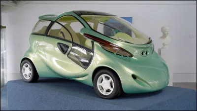 Là, je crois que nous tenons The Absolute April Fool Car. Le pire cadeau empoisonné qu'ait pu poser une équipe de design sur le bureau du Pdg ou des responsables du marketing. Ces derniers ont dû le découvrir trop tard puisque ce monstre vert a été exposé dans des salons.
Comment s'appelle-t-il ?