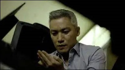 Qu'a avalé le traitre chef de chantier Jin Young-soo pour éviter de devoir les rendre ?