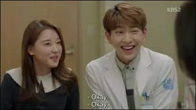 Dans quel état particulier est la petite amie du docteur Lee Chi-hoon lorsqu'il est envoyé en Uruk ?