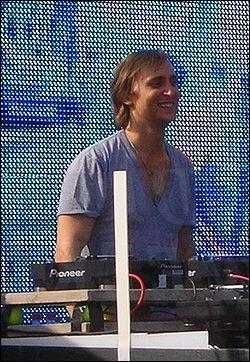 En quelle anne Le DJ David Guetta est-il n ?