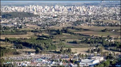 Bahia Blanca, 300 000 habitants, est une ville d'...