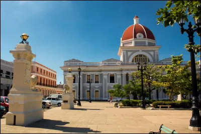 Cienfuegos, 160 000 habitants, est une ville d'...