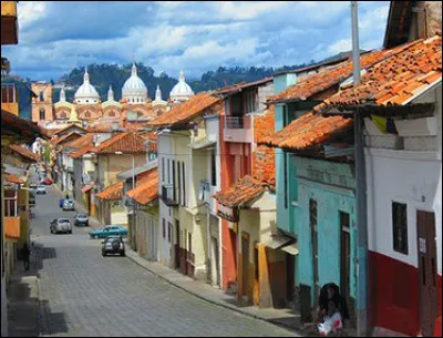 Cuenca, 330 000 habitants, est une ville d'...