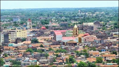 Camaguey, 300 000 habitants, est une ville d'...