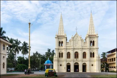 Cochin, 600 000 habitants, est une ville d'...