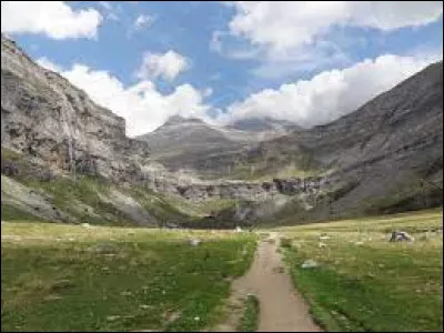 Où se situe le mont Perdu ?