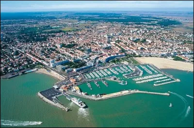 Quelle est cette ville, station balnéaire de la Charente-Maritime, capitale de la Côte de Beauté ?