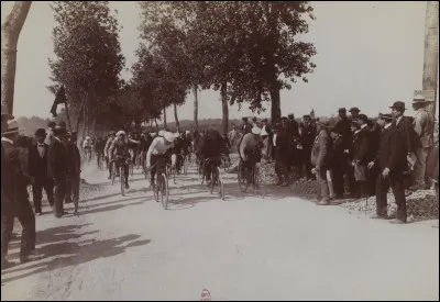1903, année du premier Tour de France cycliste. Par quel journal cette course a-t-elle été organisée ?