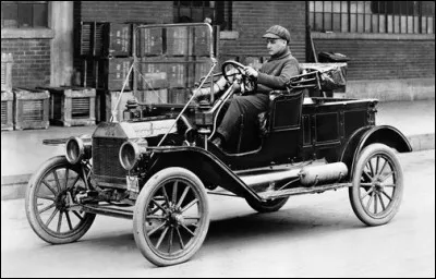 1908, sortie de la Ford T. Quelle est la nationalité de la marque Ford, constructeur de la voiture ?