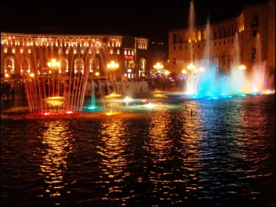 Dans quelle région française situez-vous la Commune de Nuits-Saint-Georges, célèbre pour son vignoble ?