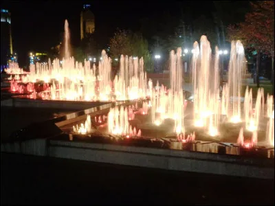 D'après le titre d'une chanson de Catherine Lara, comment est "la nuit" ?