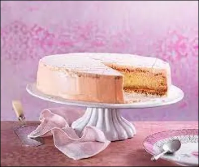 Comment s'appelle ce gâteau composé d'une génoise, d'une meringue aux amandes et d'une crème au beurre aromatisée au kirsch ?