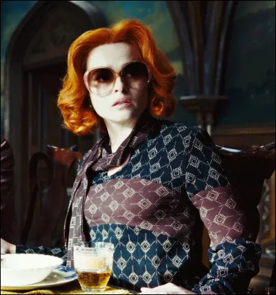 Qui est cette actrice qui a joué dans "Alice au pays des merveilles", "Les Misérables" et dans des films de la saga "Harry Potter" ?