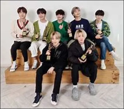 Quel membre de BTS voulait prendre une douche avec tous les membres ?