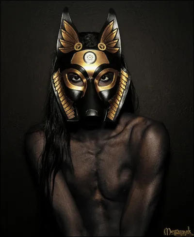 Quelle divinité est le gardien des nécropoles selon la mythologie égyptienne ?