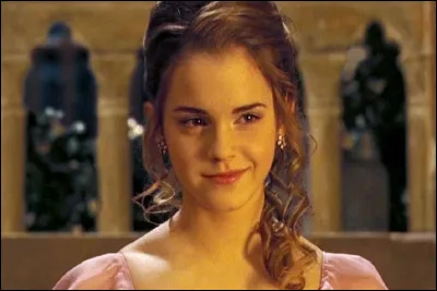 Avec qui va t-elle au bal ?