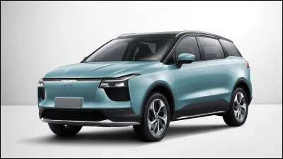 Venue de l'empire du Milieu, ce SUV électrique se lance sur le marché européen. Attention à ne pas la confondre avec une marque de serviettes hygiéniques. Pouvez-vous me dire son nom ?