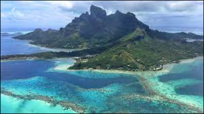Tout d'abord, dans quel archipel l'île de Bora-Bora est-elle située ?