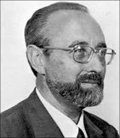 De 1961 à 1966, il sera ministre de l'Agriculture. Il réforme ce ministère, lance la loi d'orientation agricole ainsi que la politique agricole commune européenne. Qui est ce ministre qui détient le record de longévité à ce poste ?