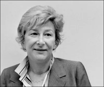 Qui est cette femme qui a milité pour la condition féminine et a participé au gouvernement Mitterrand en faisant adopter, en 1983, une loi pour l'égalité homme-femme en entreprise ?