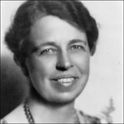 Quel texte, dont la r&eacute;daction a &eacute;t&eacute; pr&eacute;sid&eacute;e par l�ex-Premi&egrave;re dame Eleanor Roosevelt, a &eacute;t&eacute; adopt&eacute; le 10 d&eacute;cembre 1948 ?