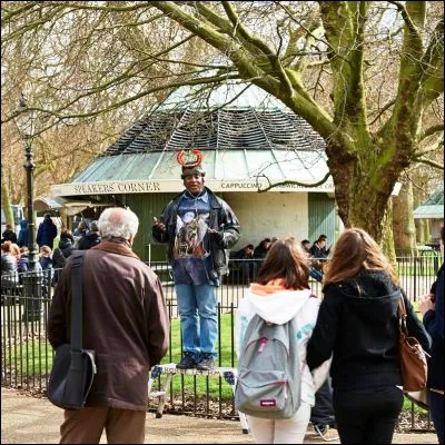 Quel parc royal, le plus grand de Londres, comprend le Speaker�s Corner ?