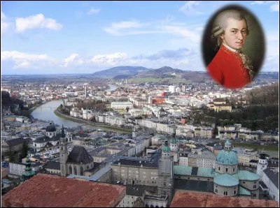 Quelle est cette ville d'Autriche située à la frontière allemande, célèbre pour avoir vu naître Mozart ?