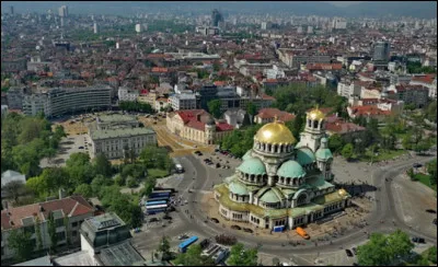 Quelle est cette ville, capitale et plus grande cité de Bulgarie ?