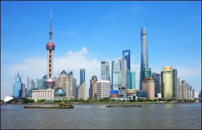 Quelle est cette ville, la plus peuplée de Chine et la plus grande mégalopole du monde ?