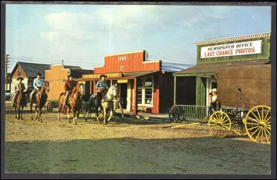 Cette petite ville du Kansas est évoquée dans de nombreux westerns ; Wild Bill Hickok en a été le shérif et les cowboys viennent y conduire leurs troupeaux :