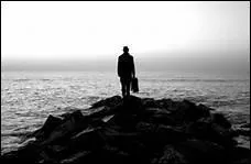 Quel pome de Charles Baudelaire commence par ce vers 'Homme libre, toujours tu chriras la mer ! ' ?