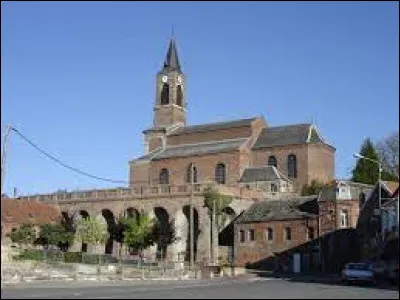 Village des Haut-de-France, dans l'arrondissement de Cambrai, Neuvilly se trouve dans le département ...