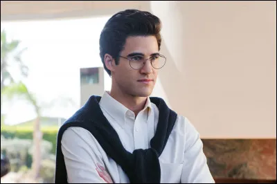 Darren Criss joue Andrew Cunanan dans...