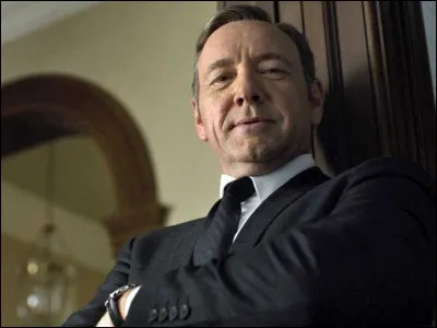 Kevin Spacey joue Frank Underwood dans...