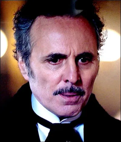 Gilbert Melki joue Marc-Antoine de Lenverpré dans...