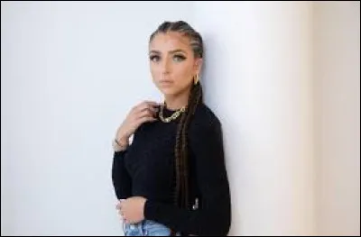 Quel mois est-elle née ?