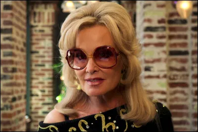 Jessica Lange joue Dusty Jackson dans...