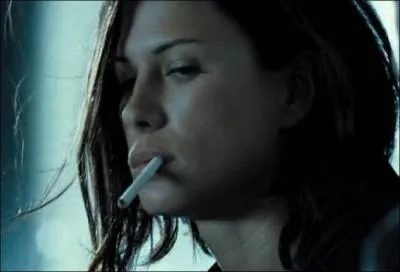 Quelle est la particularit physique de cette femme ?