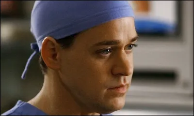 Saison 5 : comment devine-t-on que George est l'inconnu écrasé par un bus à la fin de la saison ?