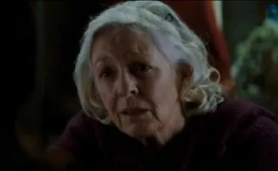 Qui est en ralit la vieille dame pour l'hrone ?