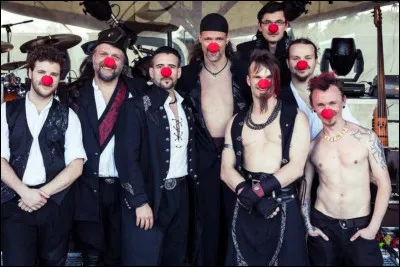 Complétez : 
"Ai vist lo lop, lo rainard..."