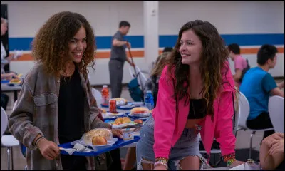 Comment s'appelle sa voisine ?