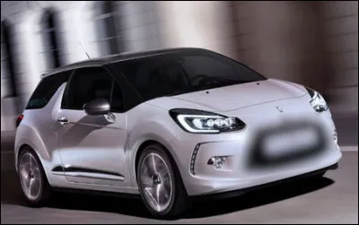 7e > Très mauvaise élève (genre fond de classe) qui avance masquée pour un semblant d'anonymat : laquelle est-ce ?