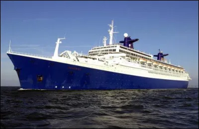 Comment fut rebaptisé le paquebot "Le France" en 2006 ?