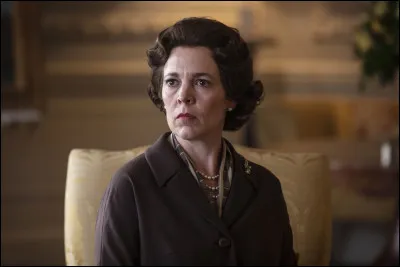 Qui a jou&eacute; Elizabeth II dans les saisons 3 et 4 de la s&eacute;rie nomm&eacute;e "The Crown" ?