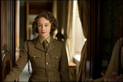 Qui a jou&eacute; Elizabeth II dans le film nomm&eacute; "A Royal Night Out" ?